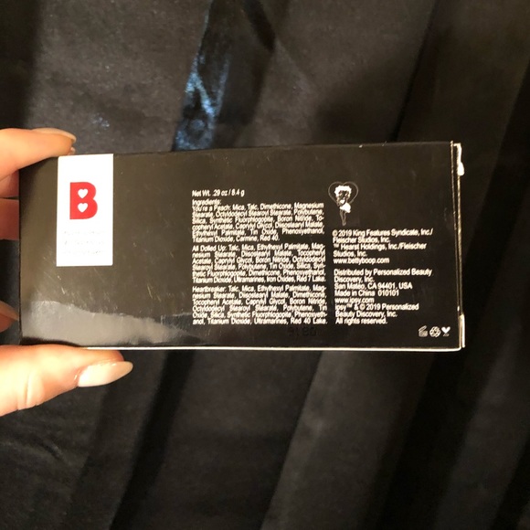 Betty Boop x Ipsy Blush Palette and bag. - Picture 2 of 6